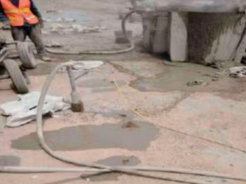 麦积水泥混凝土路面板底注浆技术 路面脱空注浆整治方案